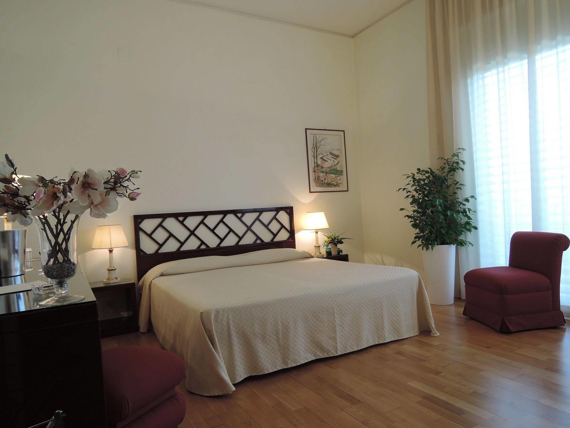 Villa Calipso Монделло Экстерьер фото